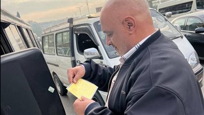 محافظ الجيزة: فض 3 مواقف عشوائية وضبط 300 مخالفة وحجز 42 سيارة