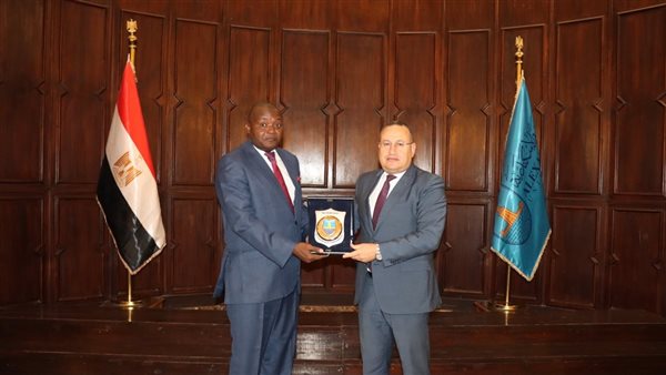 رئيس جامعة الإسكندرية