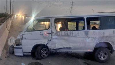 إصابة 4 أشخاص في انقلاب ميكروباص بمحور روض الفرج