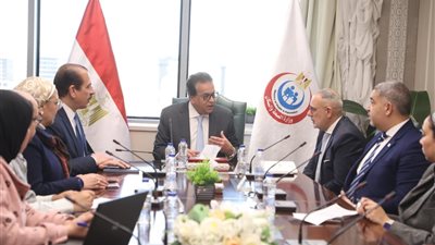 وزير الصحة يناقش برامج التغذية باستخدام منتجات لمكافحة أمراض سوء التغذية لدى الأطفال والنساء الحوامل