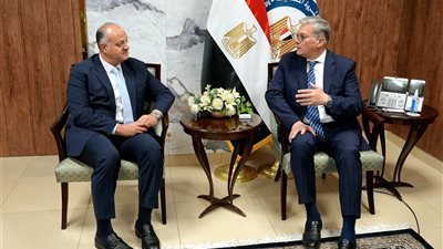 وزير البترول يبحث تعزيز استثمارات بى بى البريطانية في مصر