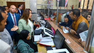 خلال جولة مفاجئة بالقليوبية.. وزيرة التنمية المحلية تحيل 25 موظفًا بإدارات مختلفة للتحقيق للغياب دون إذن