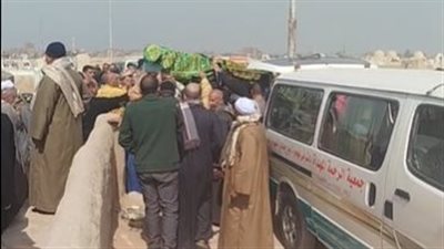 مشهد مهيب..المئات من أهالي قنا يشيعون جثمان الشيخ سيد الكحلي | بث مباشر 