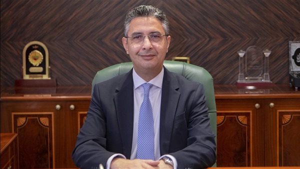 الدكتور شريف فاروق