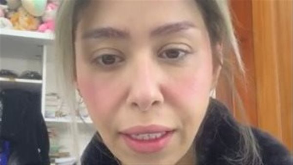 الفنانة إيناس عز