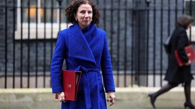 استقالة وزيرة التنمية البريطانية احتجاجًا على خفض موازنة المساعدات الخارجية