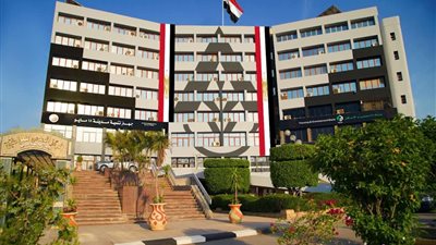 اليوم.. جولة تفقدية لوزير الإسكان بمشروعات سكنية في مدينة 15 مايو