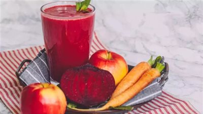 تعرف على فوائد تناول عصير التفاح بالجزر والبنجر