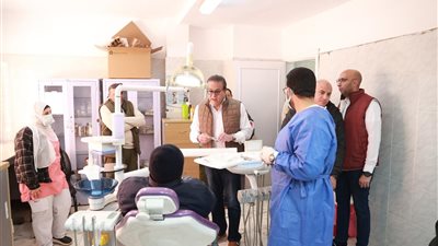 في أول أيام رمضان.. وزير الصحة يفاجئ مركزي طب أسرة بالأسمرات بزيارة مفاجئة ويوجه بتحويل المتغيبين للتحقيق