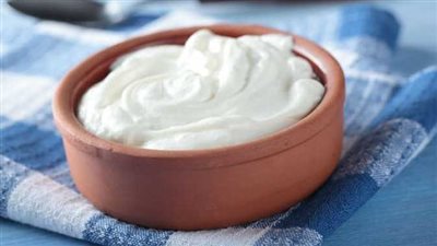 طعم رهيب لسحور رمضان.. طريقة عمل الزبادي في البيت بمكونات بسيطة