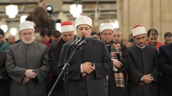 الجامع الأزهر يؤدي