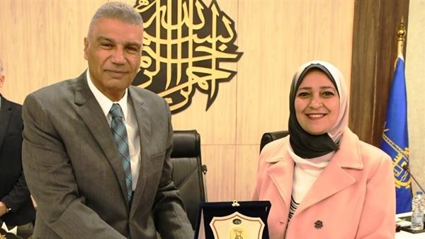 محافظ أسوان