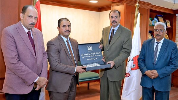 محافظ سوهاج وقيادات