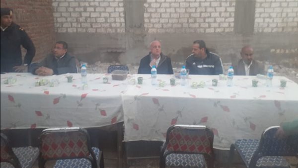 محافظ الأقصر يتناول