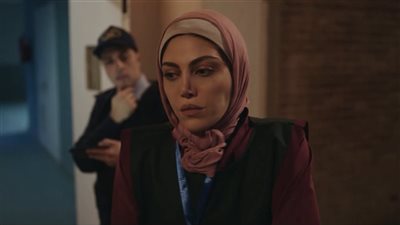 مسلسل أثينا الحلقة الأولى: ريهام حجاج تحاول كشف فساد مستشفى أمراض نفسية.. وشقيقتها تٌلقي بنفسها من الشباك