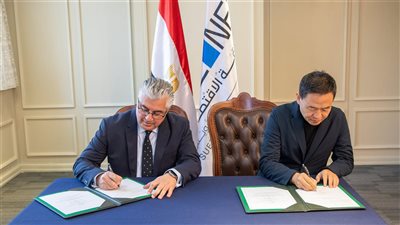 باستثمارات 28 مليون دولار.. توقيع عقود مشروعين جديدين بالقنطرة غرب الصناعية لصناعات المنسوجات