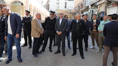 بدء إخلاء الباعة الجائلين بالعتبة.. ومحافظ القاهرة: سيتم إعادتهم بعد انتهاء التطوير