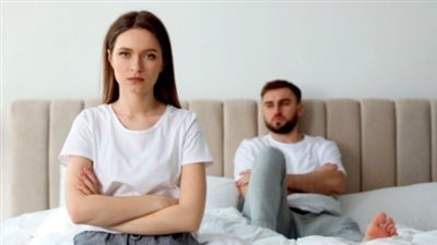 زوجة تطلب الطلاق بسبب بخل زوجها العاطفي: بيحسبلي عدد كلمات الحب