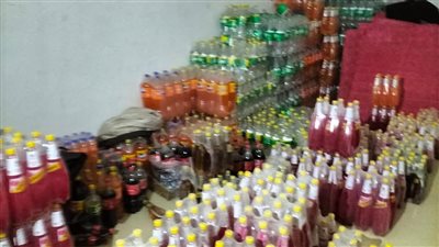 ضبط مشروبات غازية منتهية الصلاحية والتوصية بغلق منشأتين برأس سدر.. صور 