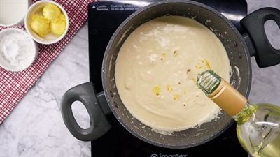 طريقة عمل البشاميل بالدقيق والزيت فقط.. 7 أساسيات لا تتغير اعرفيها 