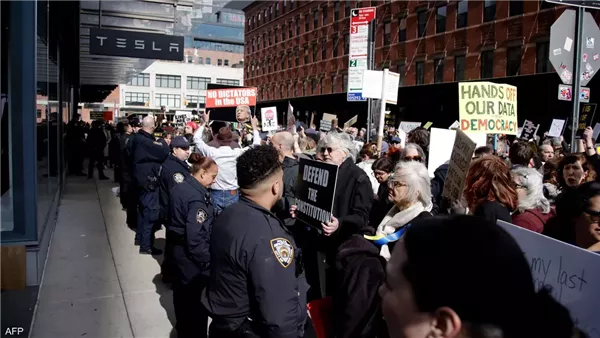 الشرطة اعتقلت 9 أشخاص