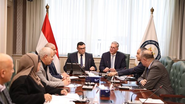 وزيرا البترول والإسكان