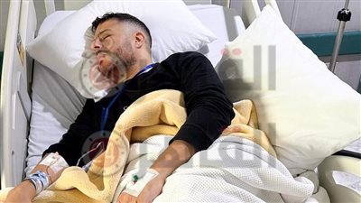 المنتج حمدي بدر يكشف لـ القاهرة 24 تطورات الحالة الصحية لمحمد حماقي بعد نقله إلى المستشفى