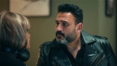 ملخص الحلقة الرابعة من مسلسل الكابتن.. نجاح أكرم حسني في إقناع أحمد عبد الوهاب وآية سماحة بوجود أشباح تطارده