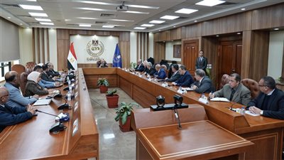 هيئة الدواء تبحث تحديث سياسات التسعير مع ممثلي الشركات واتحاد الغرف التجارية