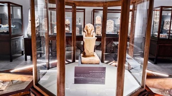  تمثال فريد من الألباستر