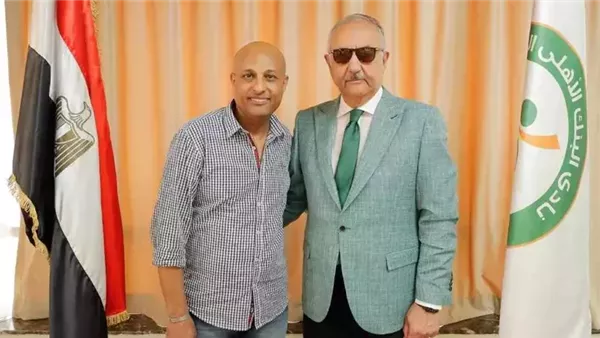 طارق مصطفى مع اللواء