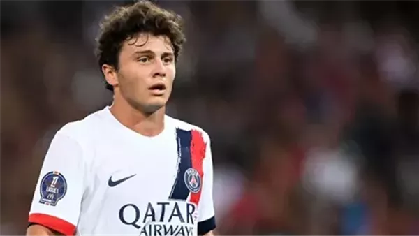 لاعب باريس سان جيرمان