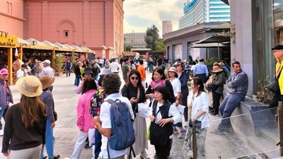 لمشاهدة المقتنيات الأثرية الجديدة.. إقبال كبير من السائحين على المتحف المصري بالتحرير خلال رمضان| صور