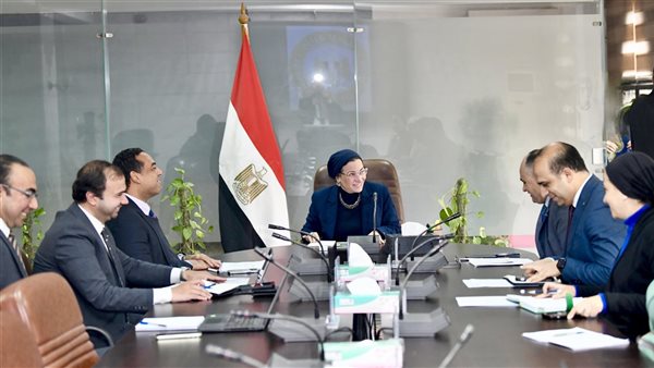 وزيرة البيئة