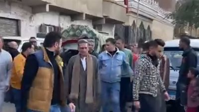 المئات يشيعون جثمان موظف توفي خلال صلاة التراويح داخل مسجد بالقليوبية | بث مباشر 