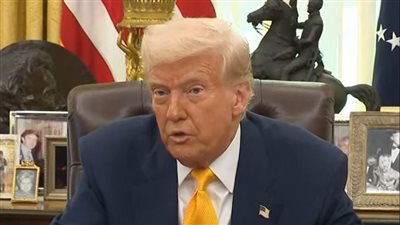 ترامب يعلن فرض رسوم جمركية بنسبة 25% على واردات السيارات