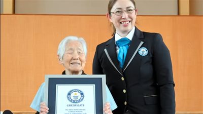 يابانية تبلغ من العمر 108 أعوام تحطم الرقم القياسي كأكبر حلاقة في العالم