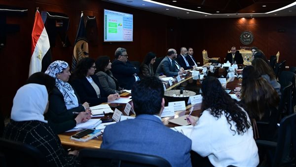 اثناء الاجتماع 