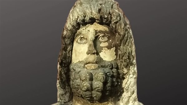 صورة تمثال للمعبود