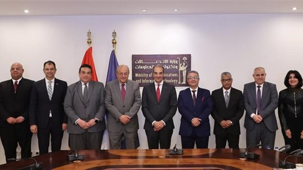 وزير الاتصالات