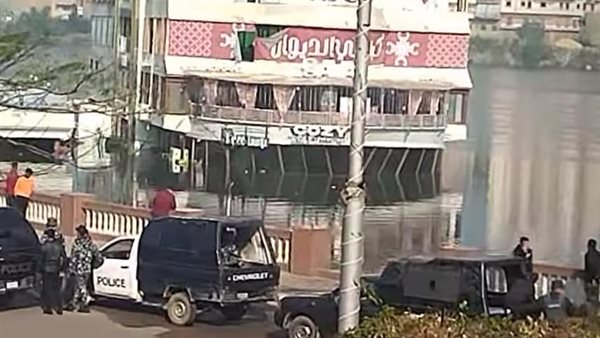 جنوح مركب سياحية