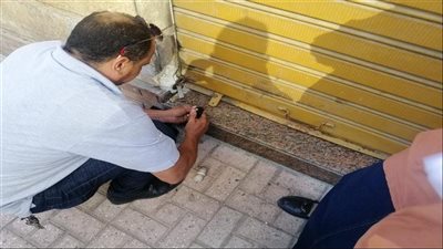 غلق محل ألبان شهير بسبب الإشغالات والمخالفات | بث مباشر