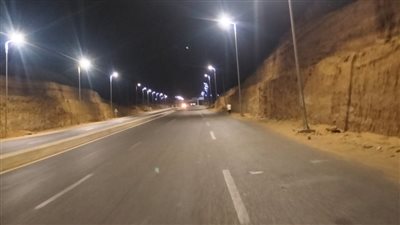 محافظ أسوان: إنارة المدخل الغربي بمحور بديل الخزان للحفاظ على سلامة أرواح المواطنين