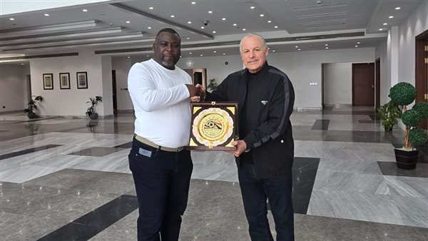 أبو ريدة يلتقي رئيس