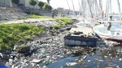 بيان مهم من البيئة بشأن فيديو متداول لفندق عائم بالأقصر ألقى مخلفات بالنيل