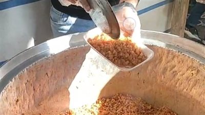 أقباط ومسلمون كفر الشيخ يجهزون 1200 وجبة إفطار للصائمين في عاشر أيام رمضان | بث مباشر