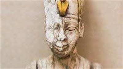 أعظم ملك محارب في مصر.. المتحف المصري بالتحرير يعرض تمثالًا لتحتمس الثالث من الخشب