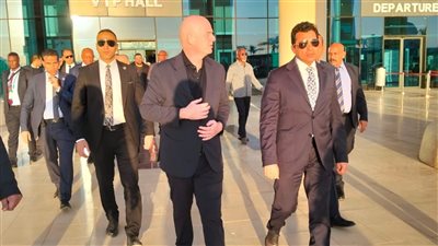 وزير الشباب والرياضة يستقبل رئيس الاتحاد الدولي لكرة القدم 