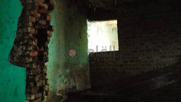  المنزل المنهار