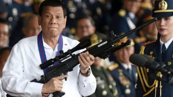  رئيس الفلبين السابق